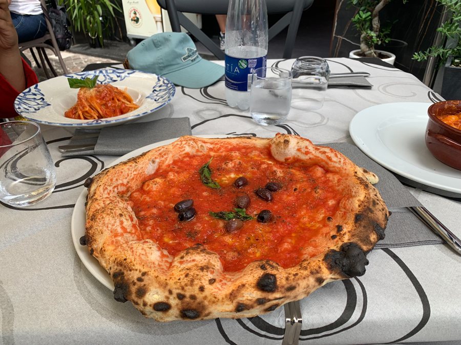 File:Pizza Napoletana in Pompei, Italy.jpg