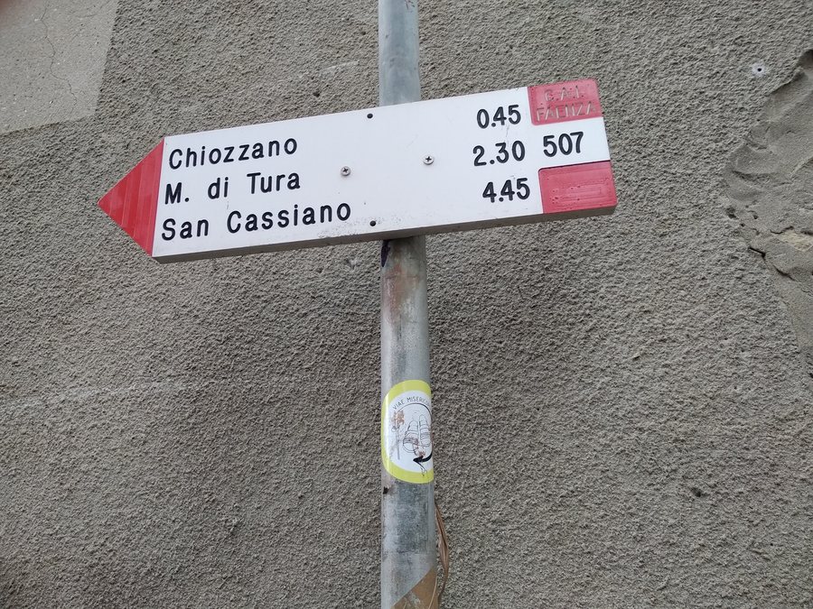 File:CAI 507 Fognano Segnavia.jpg