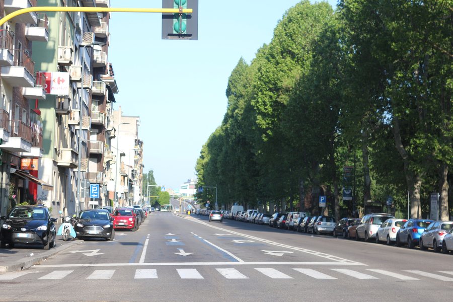 File:2019-05-01 Milano deserta viale Giovanni da Cermenate 01.jpg