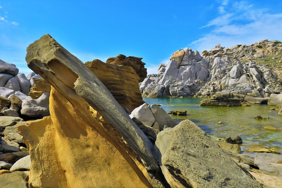 File:Sardengna - Santa Teresa Gallura (27645620935).jpg