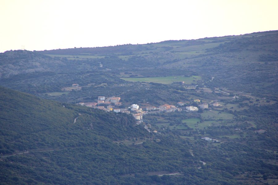 File:Montresta, panorama (01).jpg