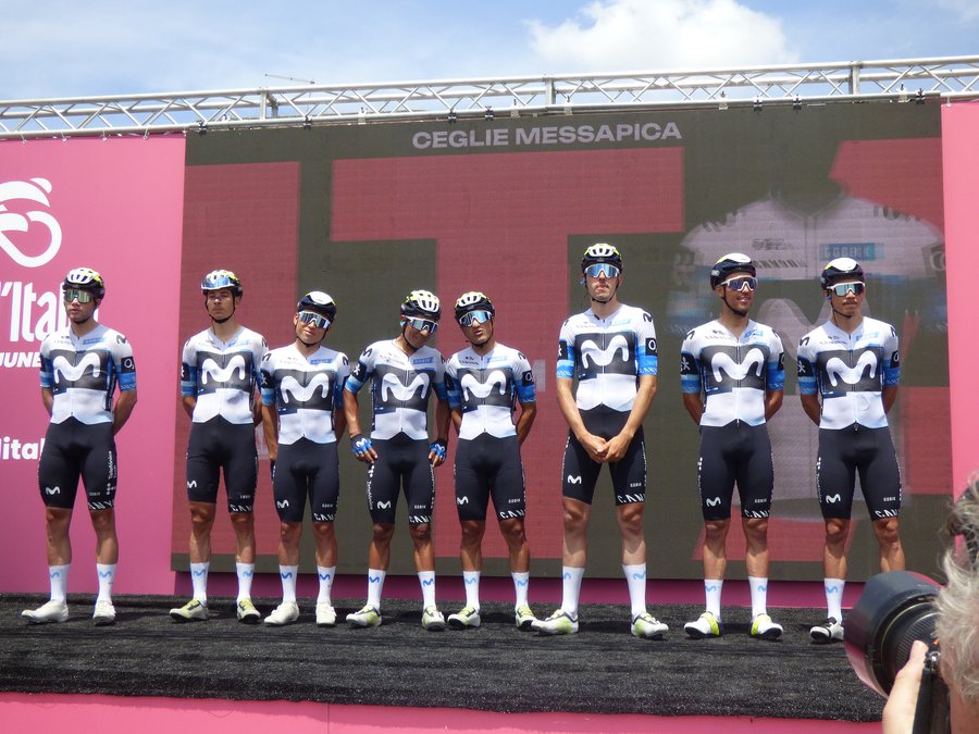 File:Villaggio di Tappa - Ceglie Messapica - Giro d'Italia - MOVISTAR.jpg