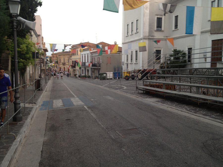 File:Paliodellebotti Corropoli Arrivo.JPG