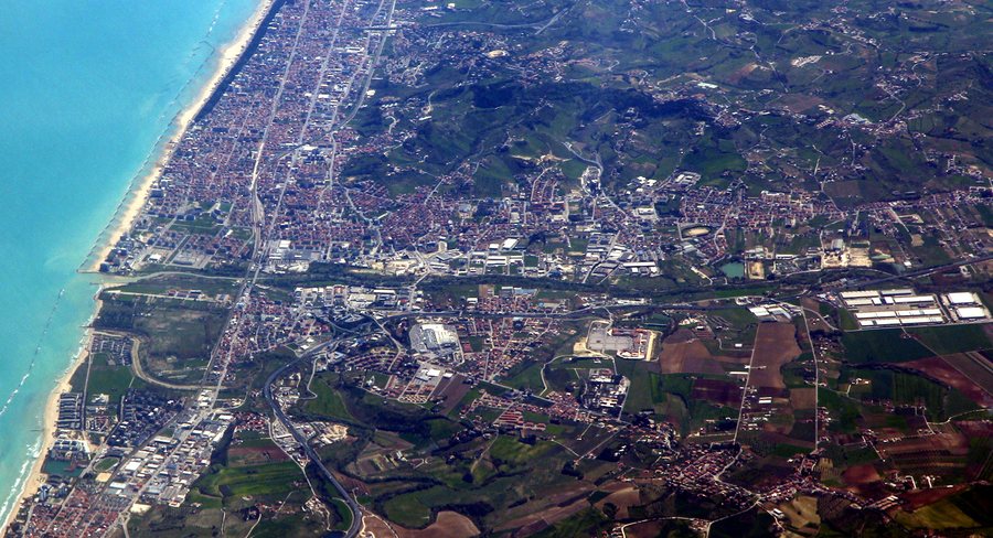 File:Montesilvano, Abruzzo, Italy.jpg