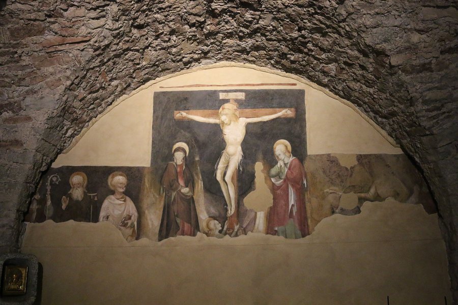File:Crocifissione di Michelino da Besozzo - Eremo San Salvatore Erba.JPG