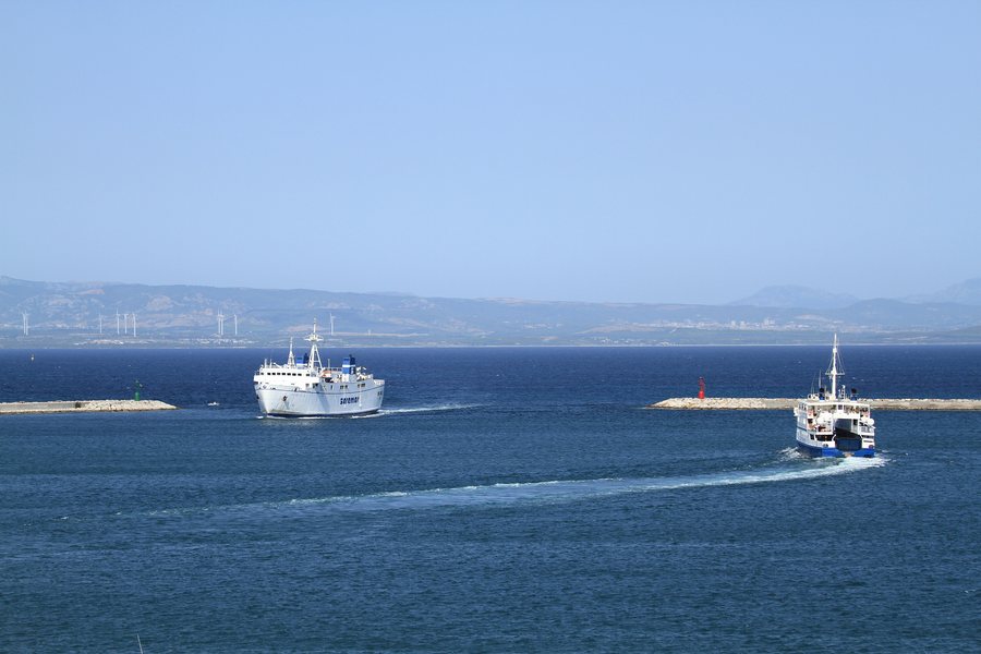 File:Carloforte port traffico, Isola di San Pietro, Sardinia, Italy - panoramio.jpg