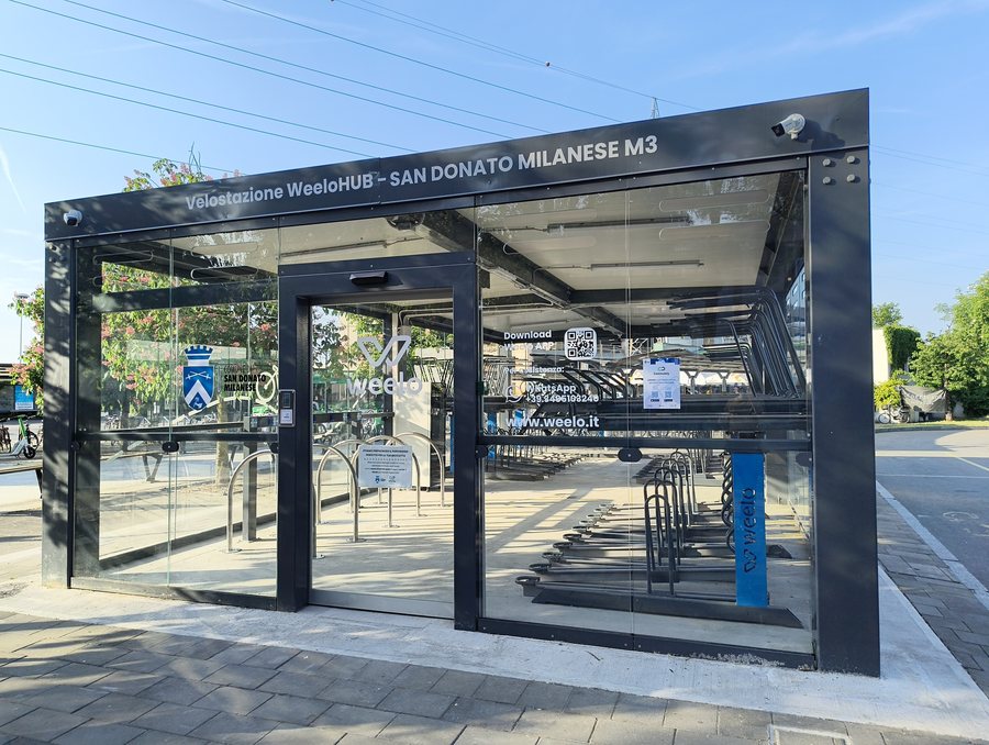 File:Velostazione Weelohub San Donato Milanese M3.jpg