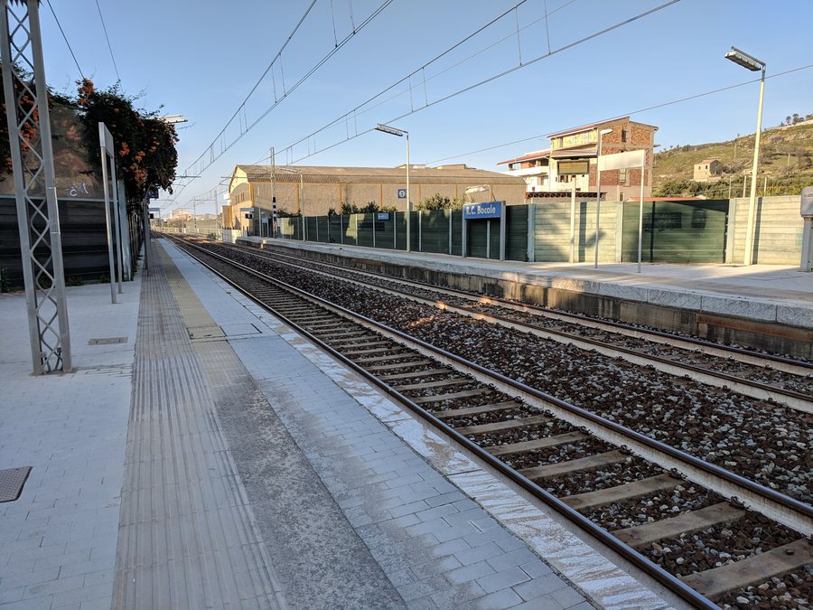 File:Reggio Calabria - stazione Bocale - binari.jpg