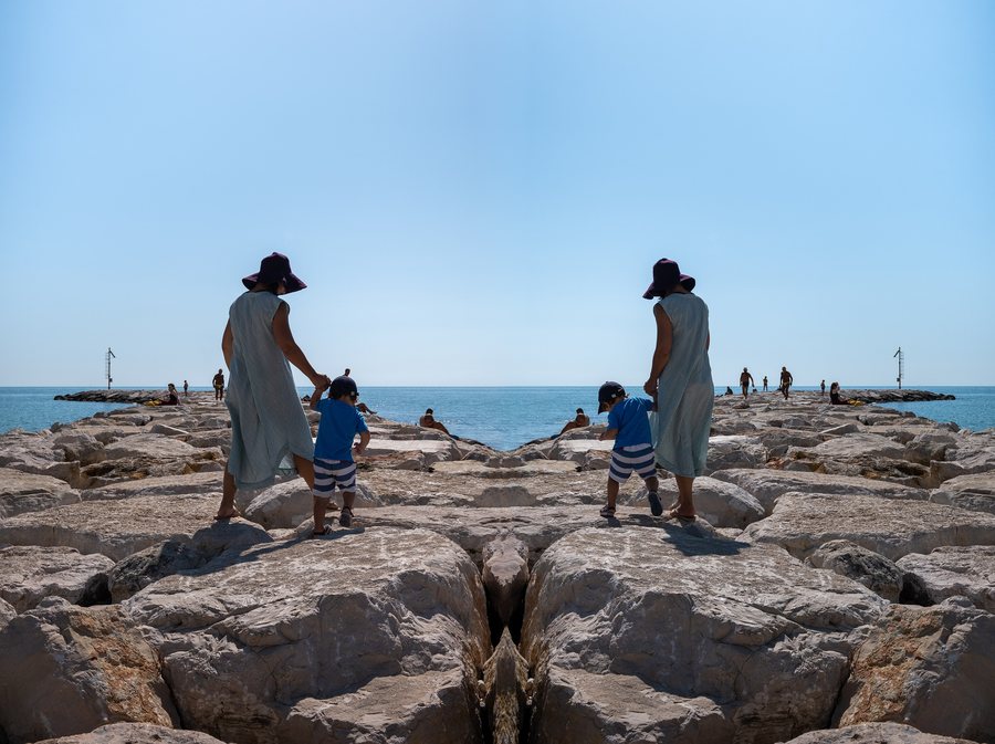 File:Jules and Gabriel at Mattinata beach breakwater, Mattinata, Italy (PPL3-Altered) julesvernex2.jpg
