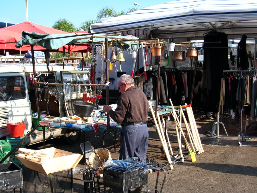 File:Market in Augusta (Italy) (356290486).jpg
