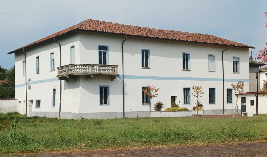 File:Casalpusterlengo (LO) - frazione Vittadone - palazzo Grassi.jpg