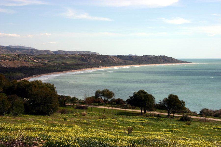 File:Beach in Eraclea Minoa - Italy 2015 (2).JPG