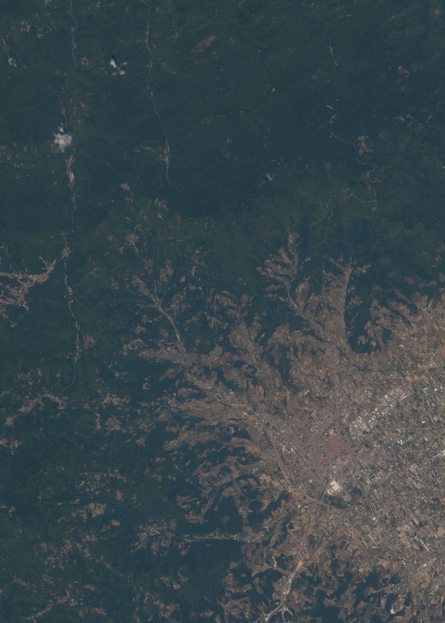 File:ISS067-E-148433 - View of Italy - Pistoia - Ombrone Pistoiese River - Sammomme - Passo della Porretta forests (cropped).jpg