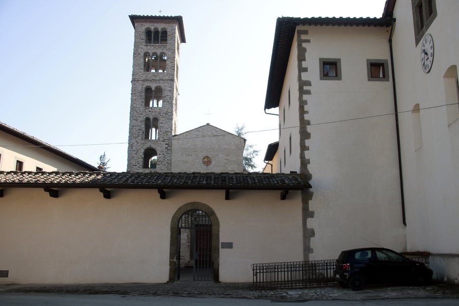 File:Monastero di Santa Maria a Rosano (Rignano sull'Arno) 01.jpg