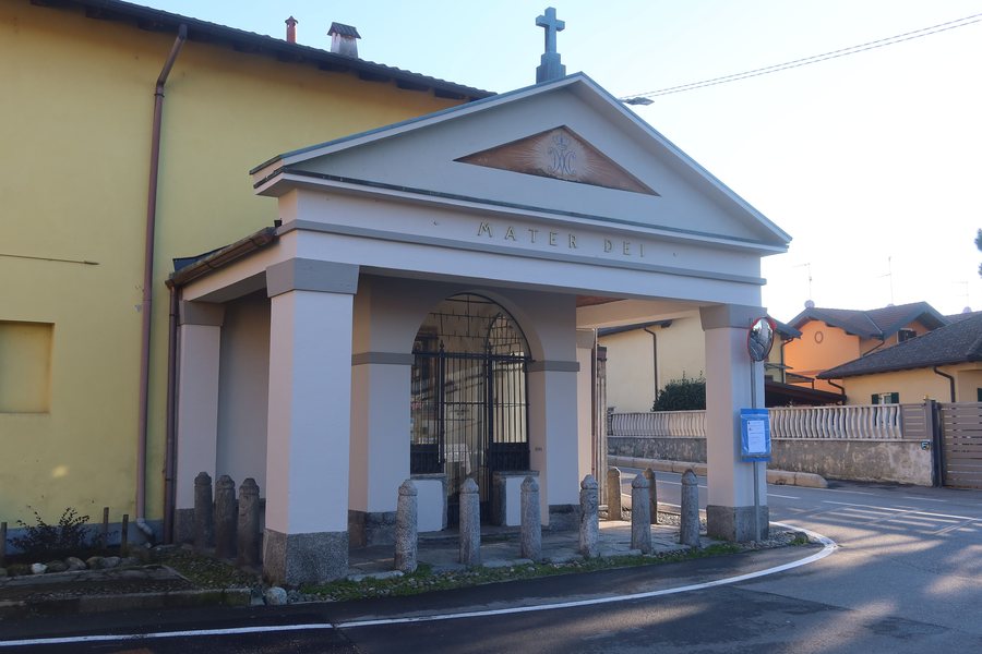 File:Somma Lombardo Cappella della Madonna della Preja.jpg