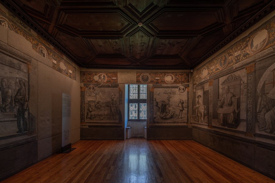 File:Sala di Traona Palazzo Besta.jpg