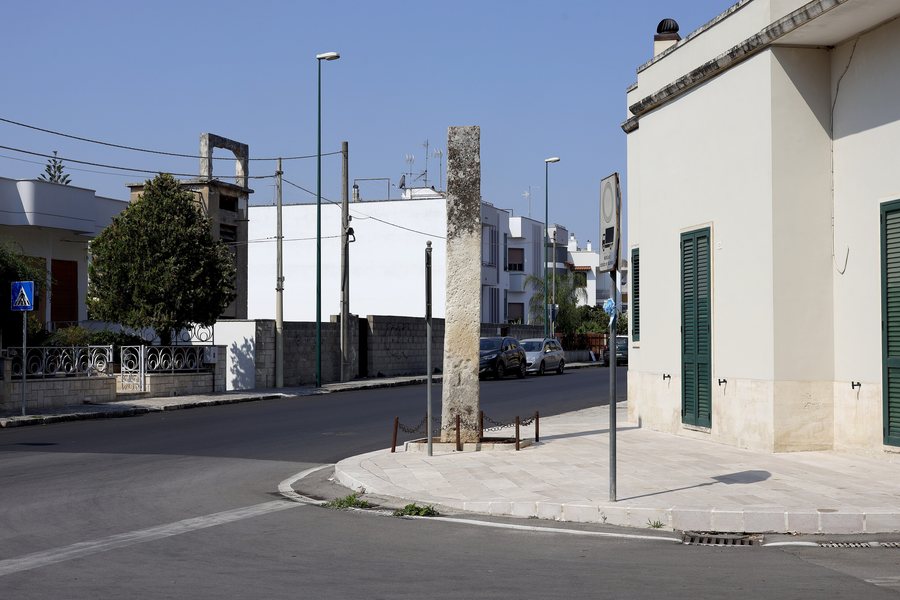 File:Menhir del Teofilo, IX-VII sec. a.C. Martano, Lecce, Puglia -FG3.jpg