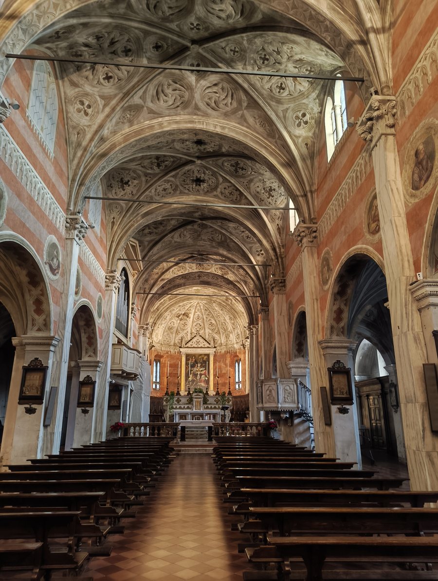 File:Chiesa di San Bassano di Pizzighettone. Interno.jpg
