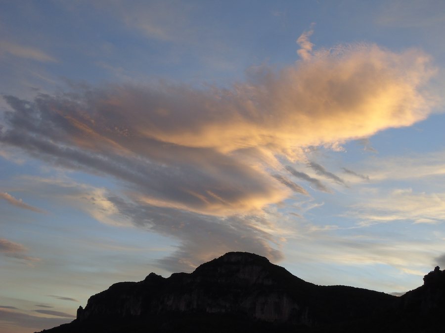 File:Tramonto ulassai.jpg