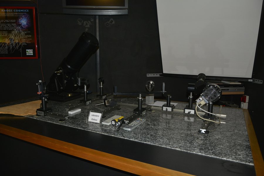 File:Laboratorio eliofisico, Tradate (1).jpg