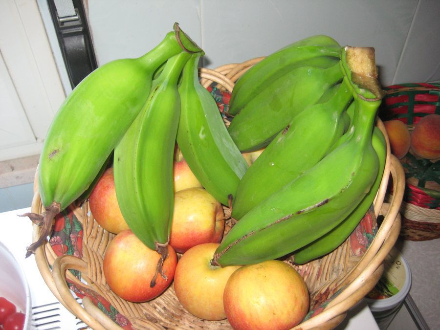 File:Bananas in Guspini, Sardinia - Italy.jpg