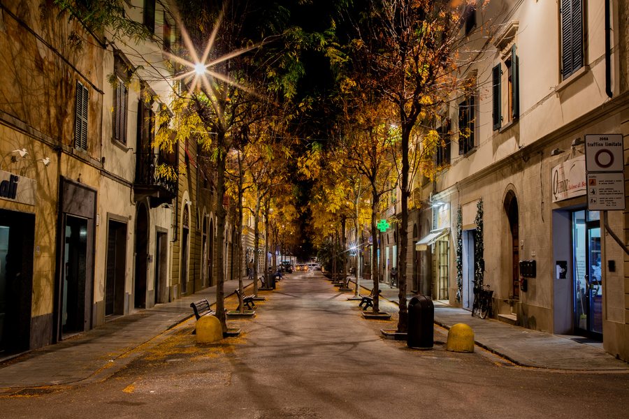 File:Night Shot In Pontedera Italy (180144677).jpeg