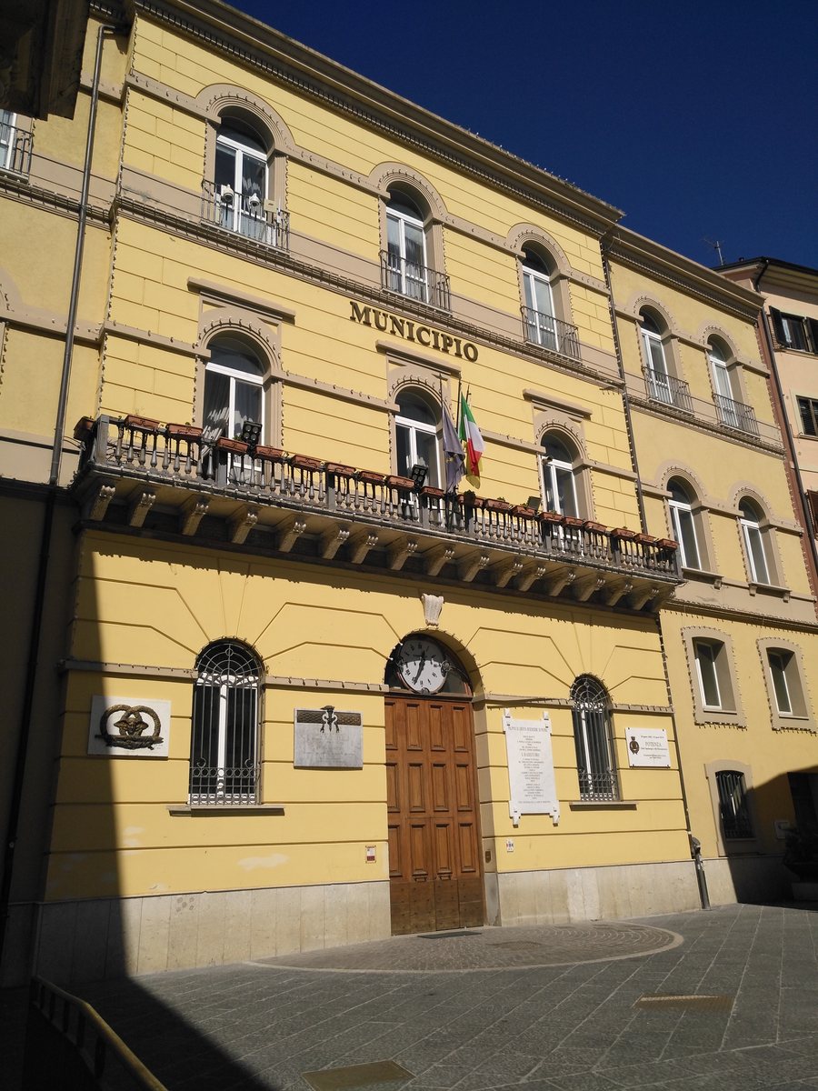 File:Potenza, Municipio.jpg