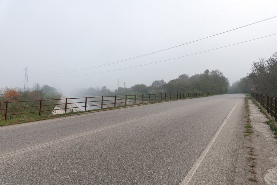 File:Via Brescia - Porto Mantovano, Mantova, Italia - 14 Novembre 2025.jpg