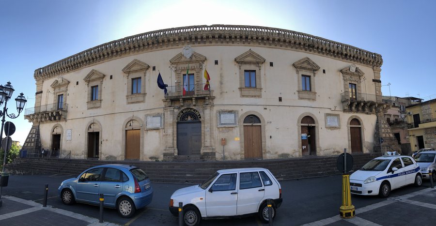File:Facciata del palazzo comunale di Francofonte.jpg
