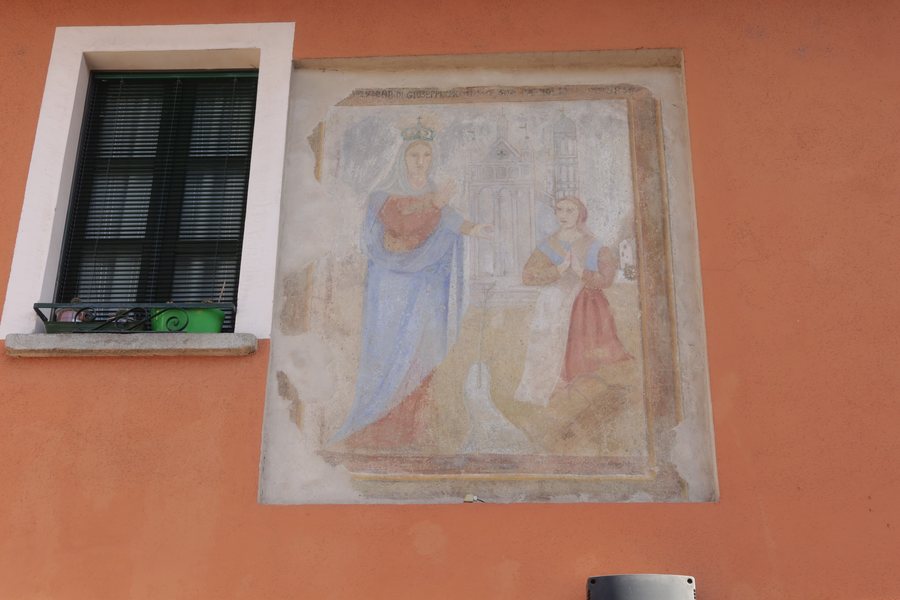 File:Mercallo Affresco votivo Beata Vergine di Caravaggio.jpg