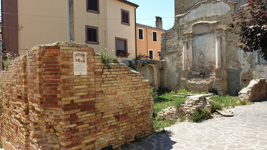 File:Pianella - Chiesa del Santissimo Salvatore 03.jpg