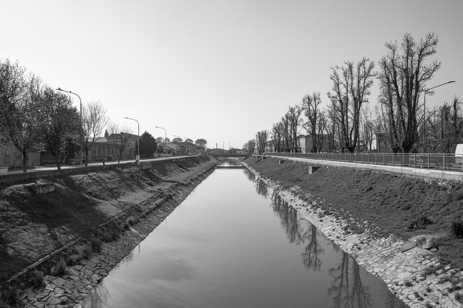 File:Collettore Principale - Gonzaga, Mantua, Italy - April 5, 2022 01.jpg
