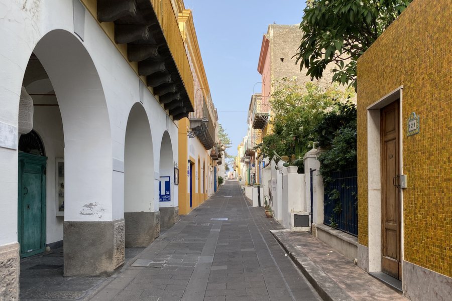 File:Via Risorgimento (Santa Marina Salina).jpg