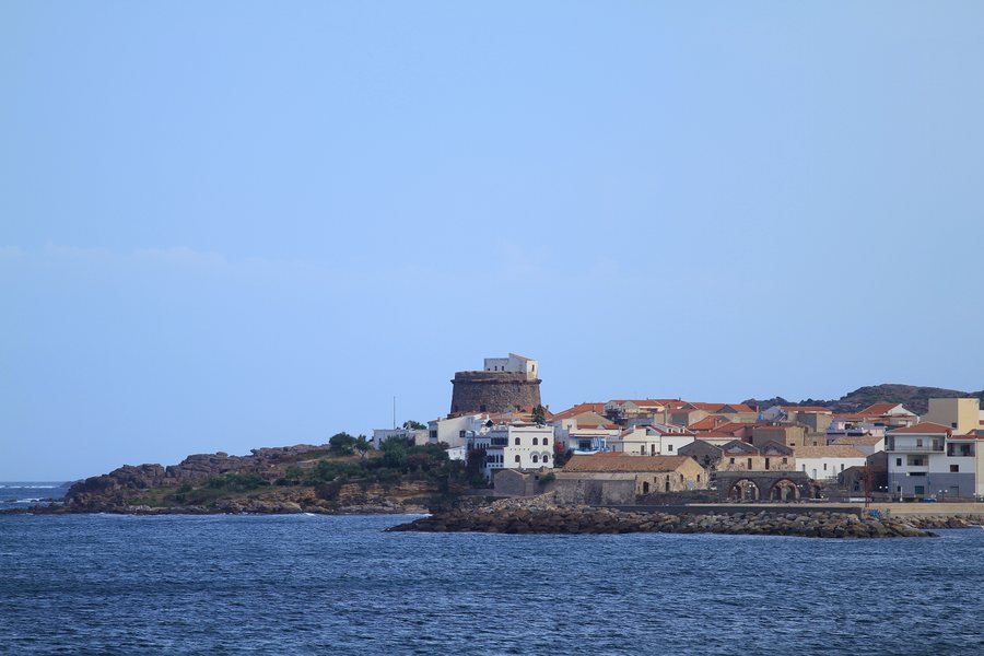 File:Torre di Portoscuso, Portoscuso, Carbonia-Iglesias, Sardinia, Italy - panoramio.jpg