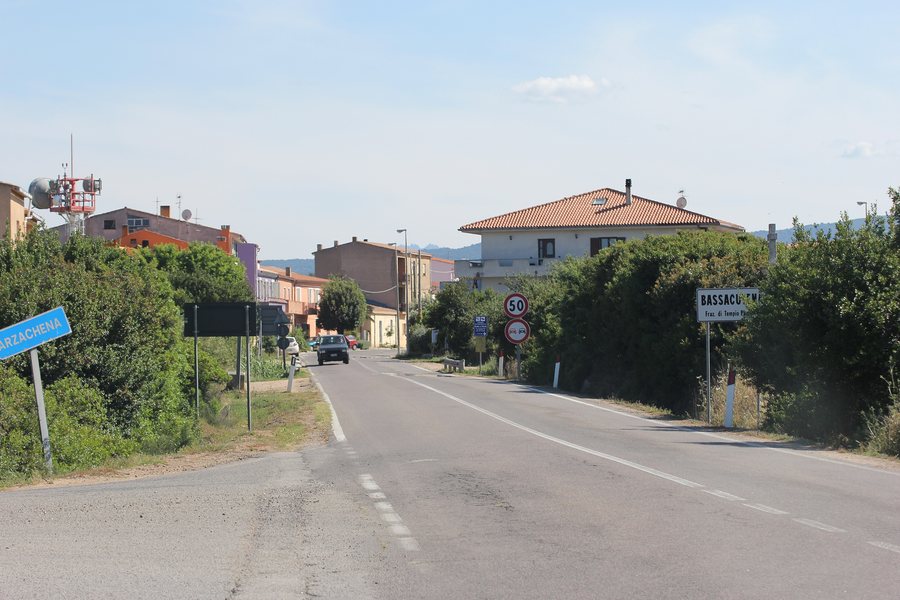 File:Tempio Pausania - Bassacutena (01).JPG