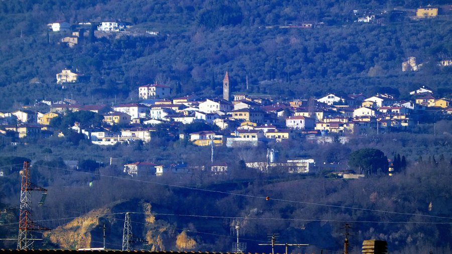 File:Pian di Scò - panorama.jpg