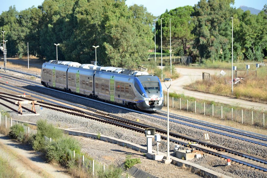 File:Minuetto Diesel Sanluri Stato 2.jpg