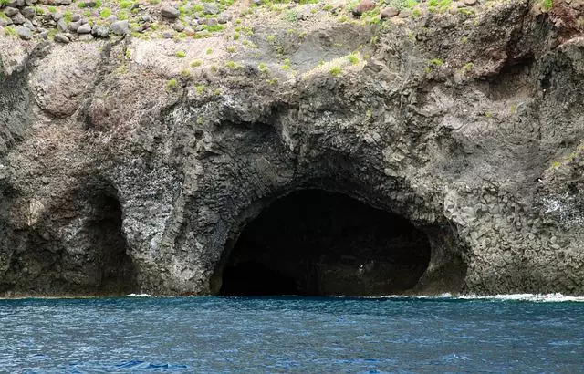 Grotten von Filicudi
